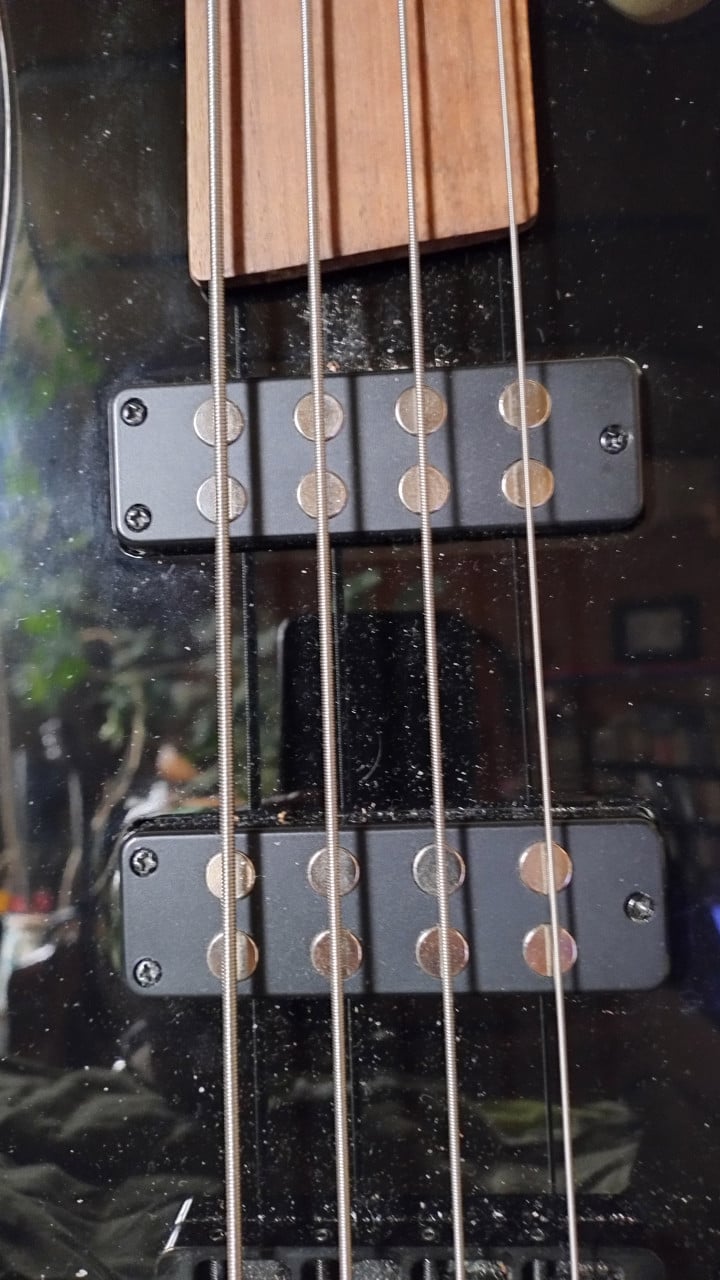HARLEY BENTON Fretloze Basgitaar