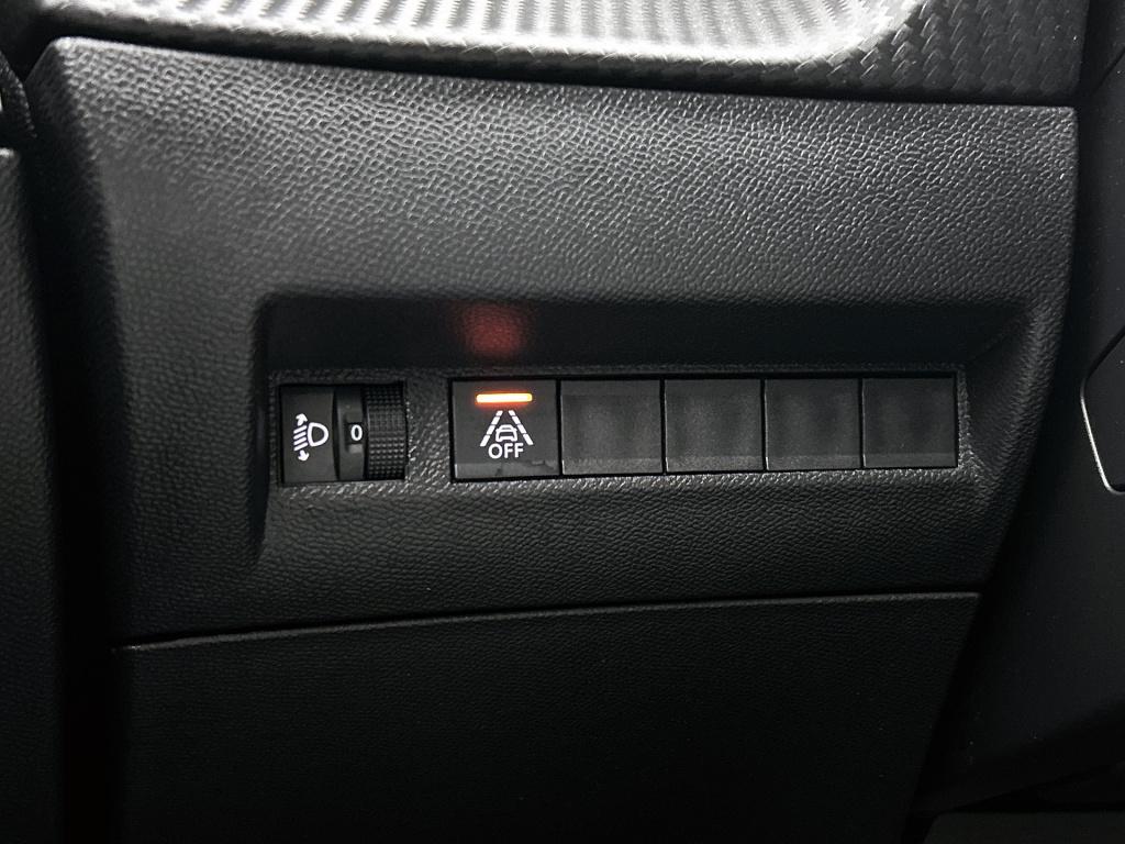 Peugeot 2008 100 pk allure | rijklaar | stoelverwarming | navigatie | camer