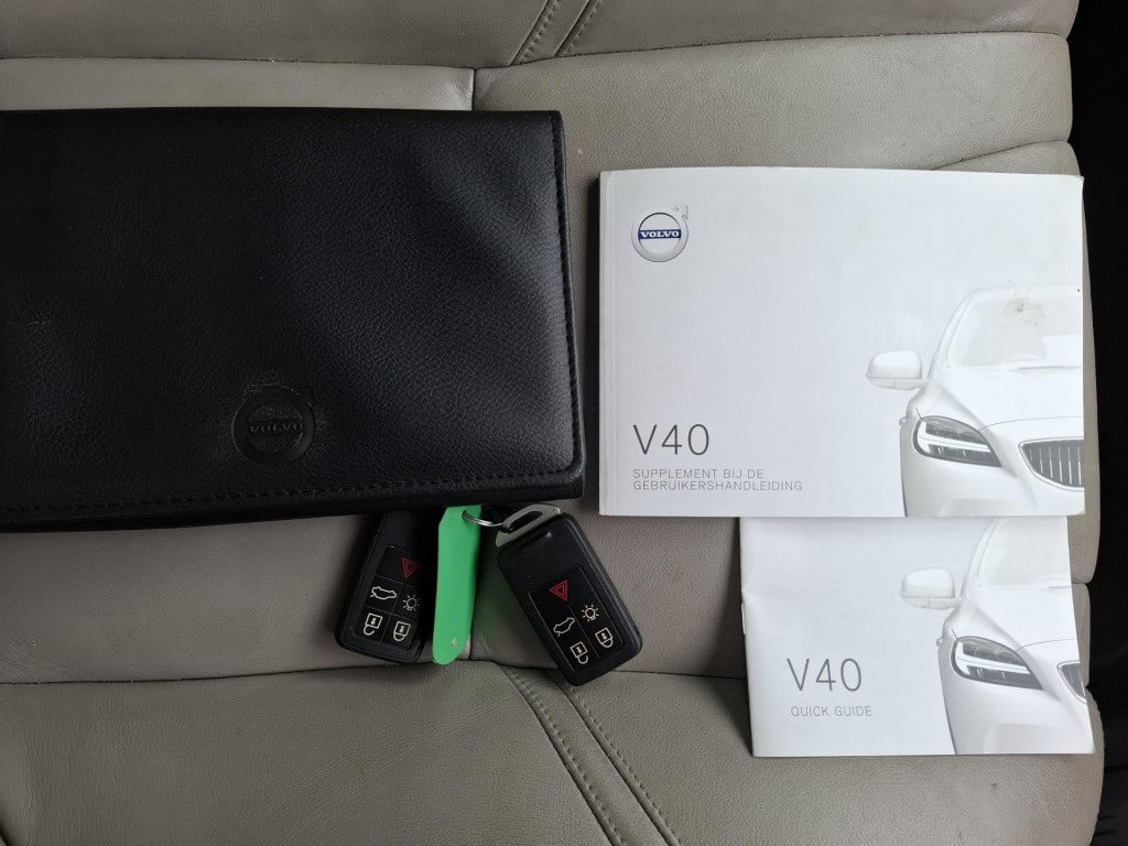 Volvo V40 1.5 t2 inscription automaat leer/nav/clima/park