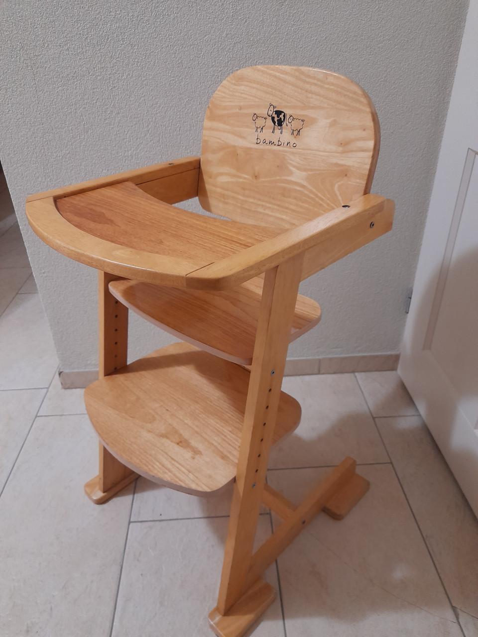 Houten kinderstoel (in goede nette staat )