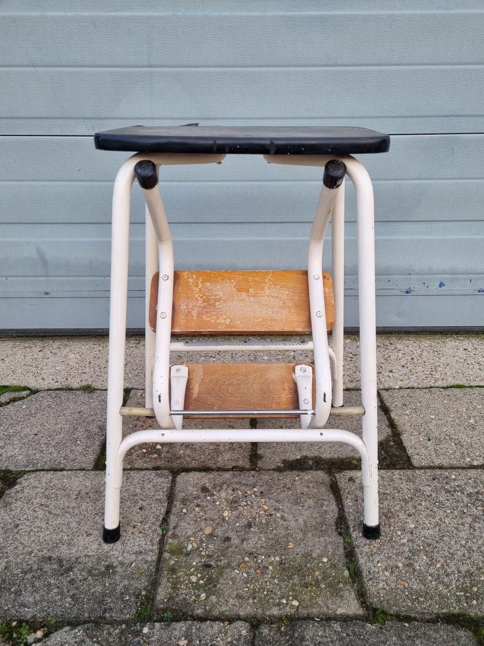 Vintage keukentrapje