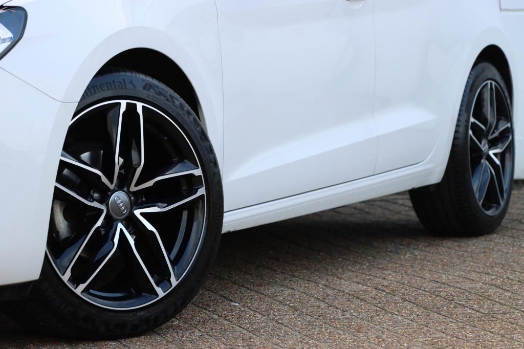 Audi A1 Sportback 25 tfsi pro line 95pk