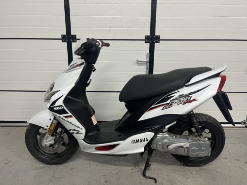 Yamaha Jog RR brom scooter watergekoeld
