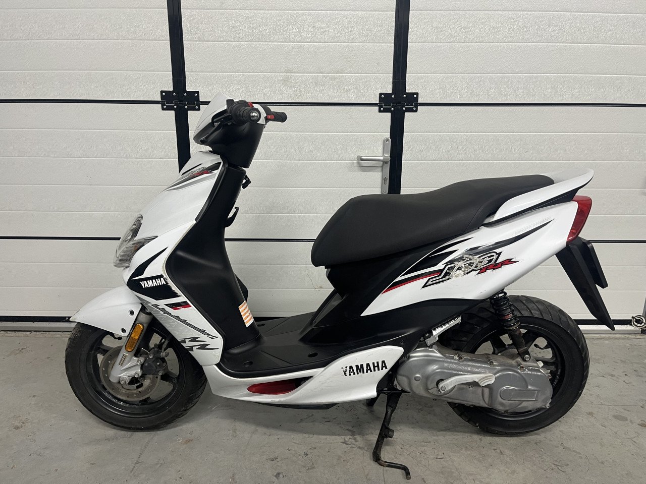Yamaha Jog RR brom scooter watergekoeld
