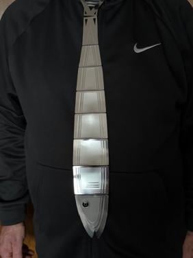 Mooie metalen stropdas in de vorm van een Vis