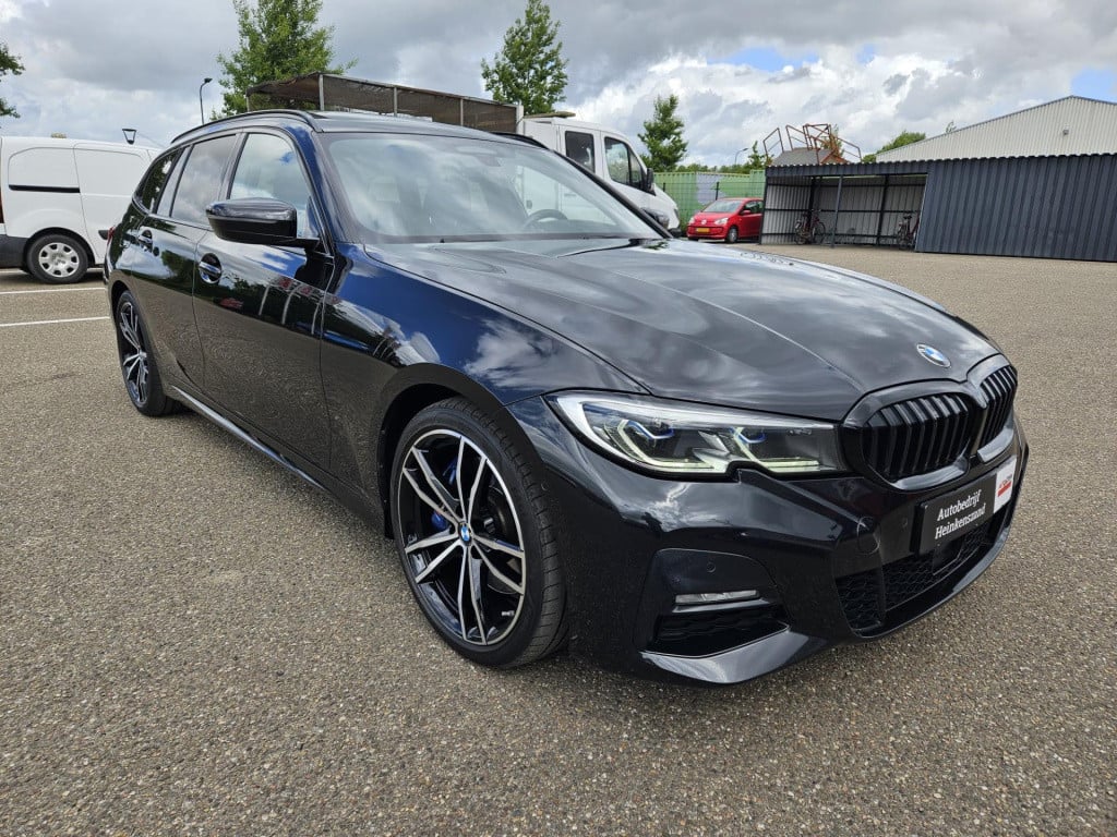 BMW 3-serie touring 330i m-performance high executive