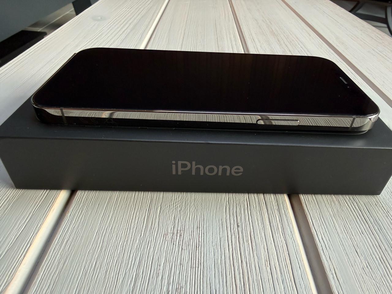 Apple iPhone 12 Pro 128GB Grafiet - Krasvrij scherm + Doos