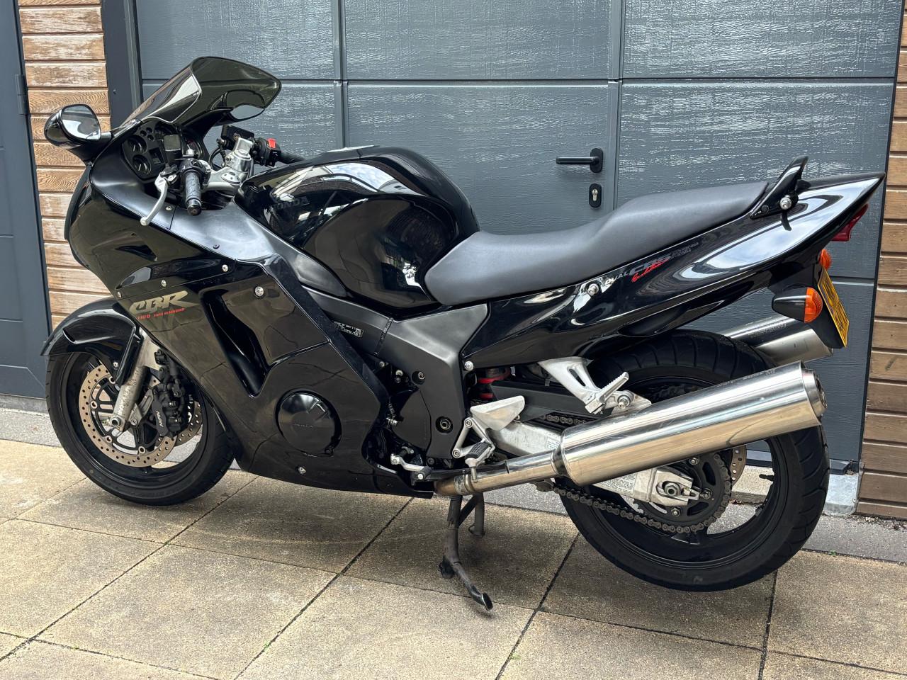 Honda CBR 1100 XX Super Blackbird