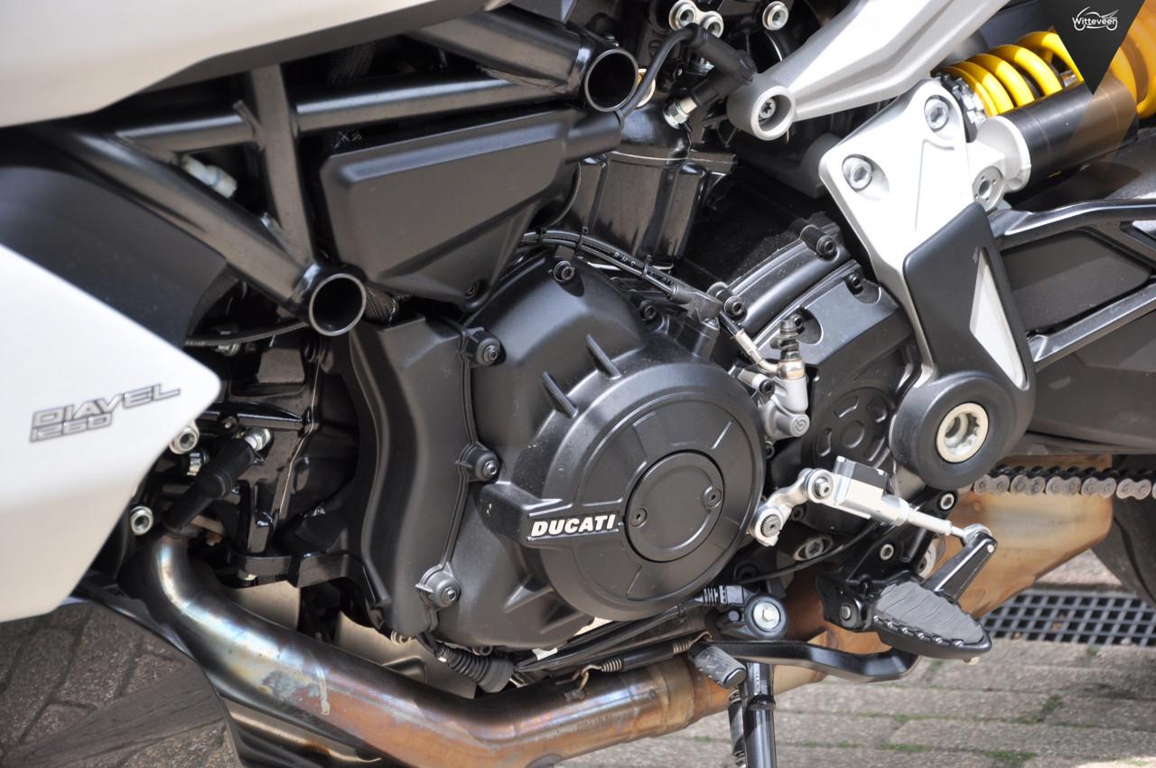 Ducati Diavel 1260 8250 km, Nederlandse motor
