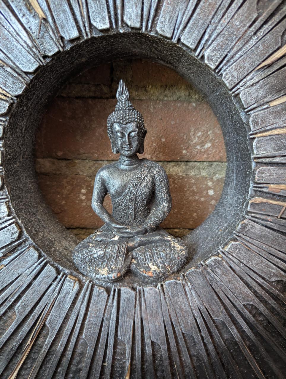 Boeddha kop, 2x pagode en boeddha op sokkel