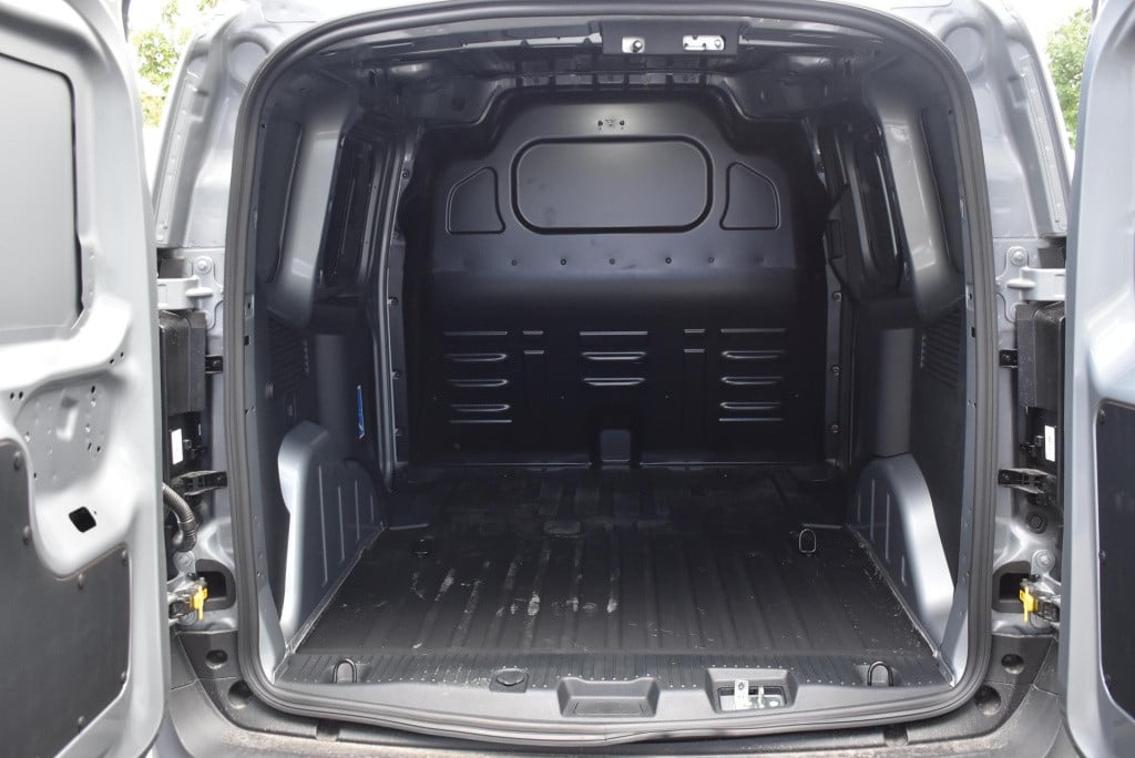 Ford E-transit cour. limited 44 kwh | uit voorraad leverbaar! | solar silve
