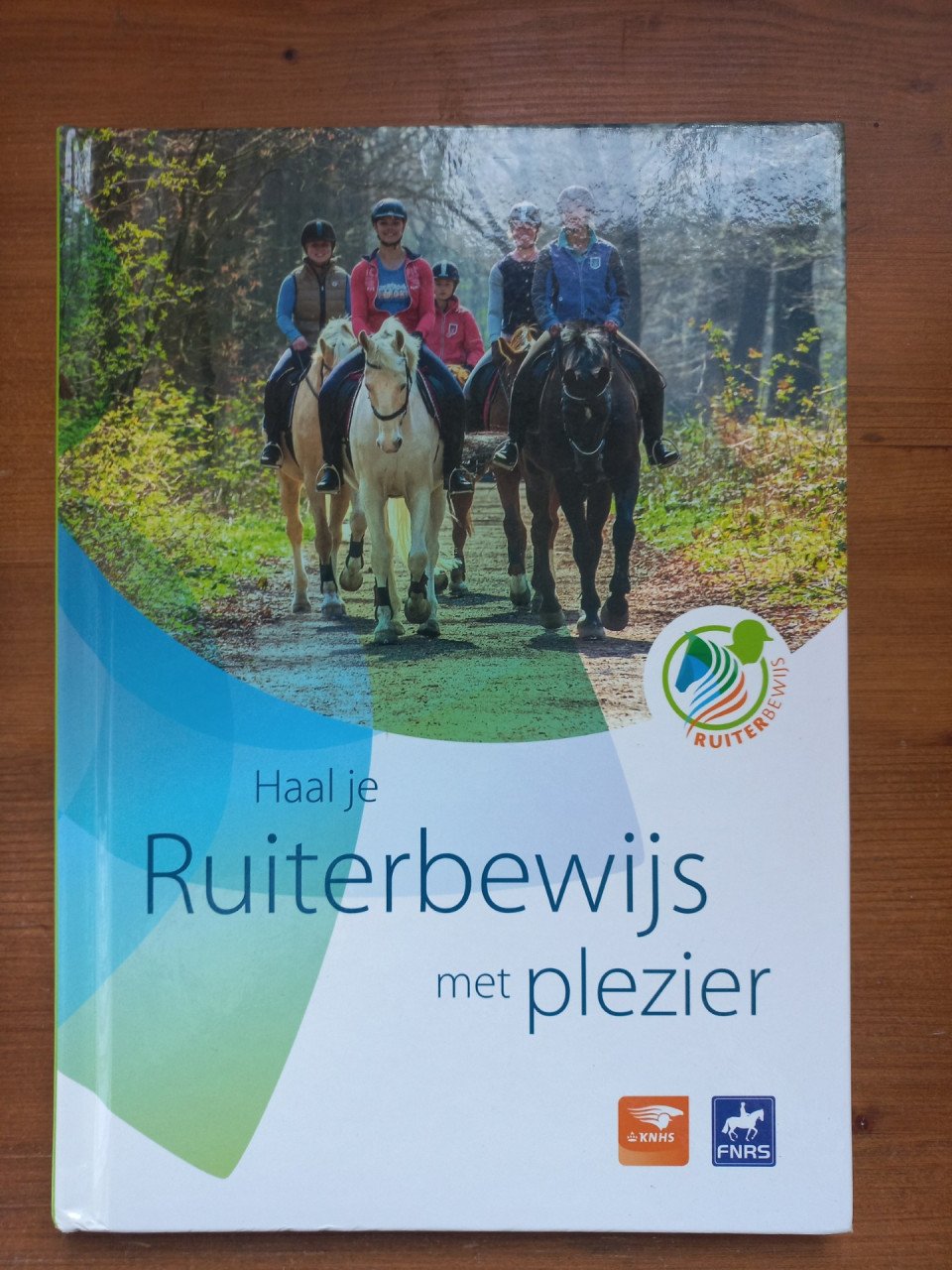 Nieuwe ruiterbewijs boeken van de KNHS