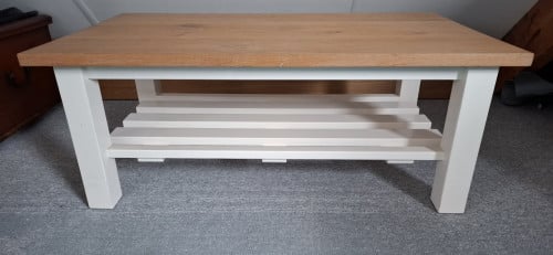 Salontafel. Wit met eiken blad. Handgemaakt.