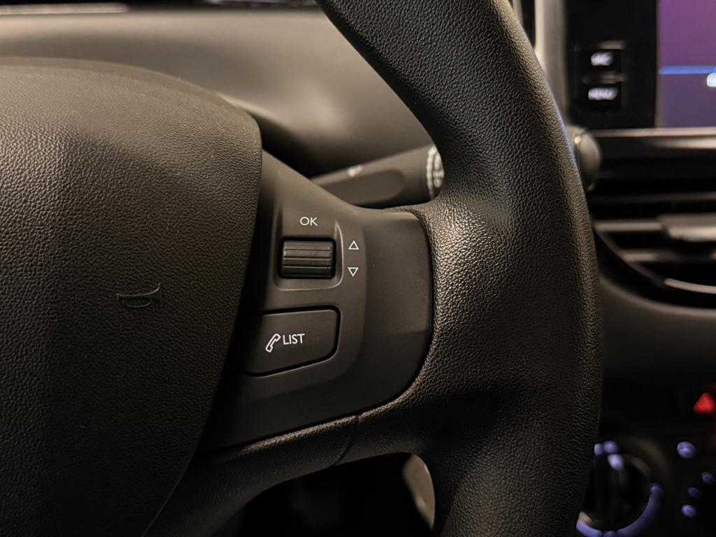 Peugeot 208 1.2 puretech blue lion | led | dab | airco | cruise | apple car