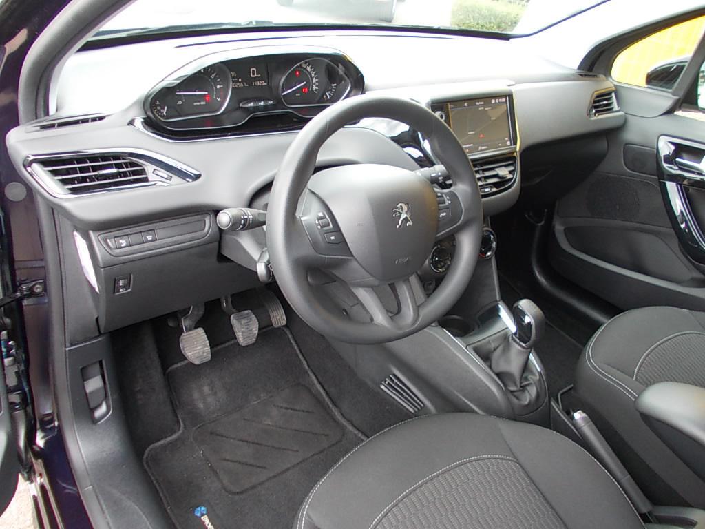 Peugeot 208 1.2 puretech 5-drs, airco, cr.contr., navi.