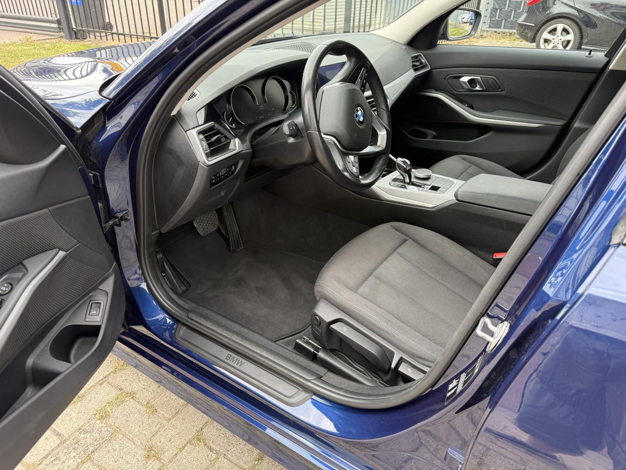 BMW 3-serie Touring 320i High Executive Edition | Rijklaar - kan zo mee!