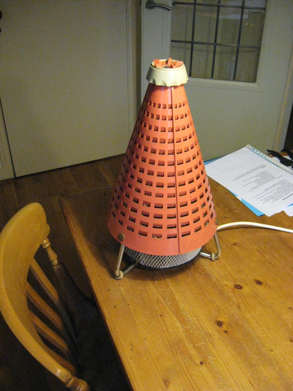 """ANTIEKE STRAAL KACHLTJE  NOG IN PRIMA STAAT"""" PIMPERNEL VAN DAALDEROP