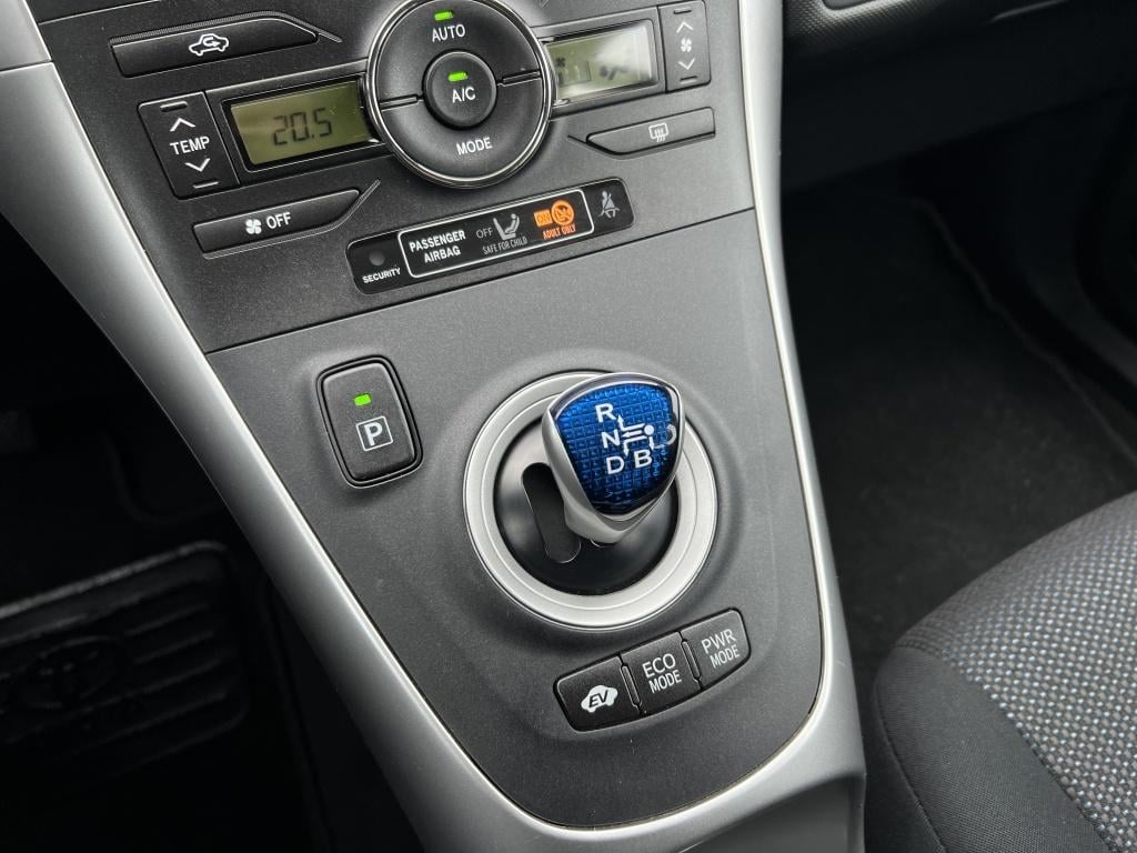 Toyota Auris 1.8 full hybrid asp.