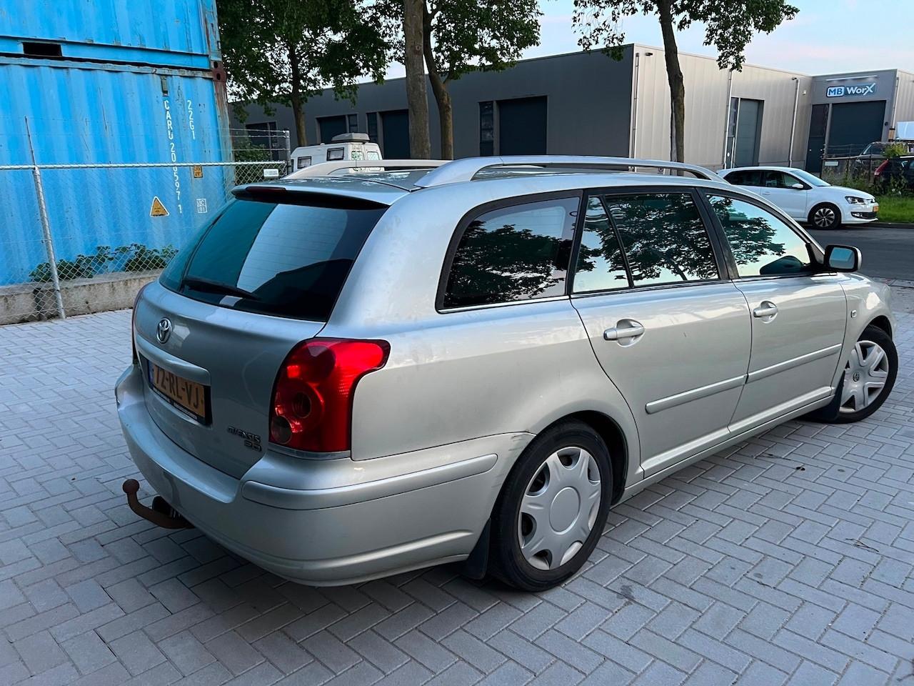 Toyota Avensis Wagon - 2.0 VVTi Linea Sol Airco