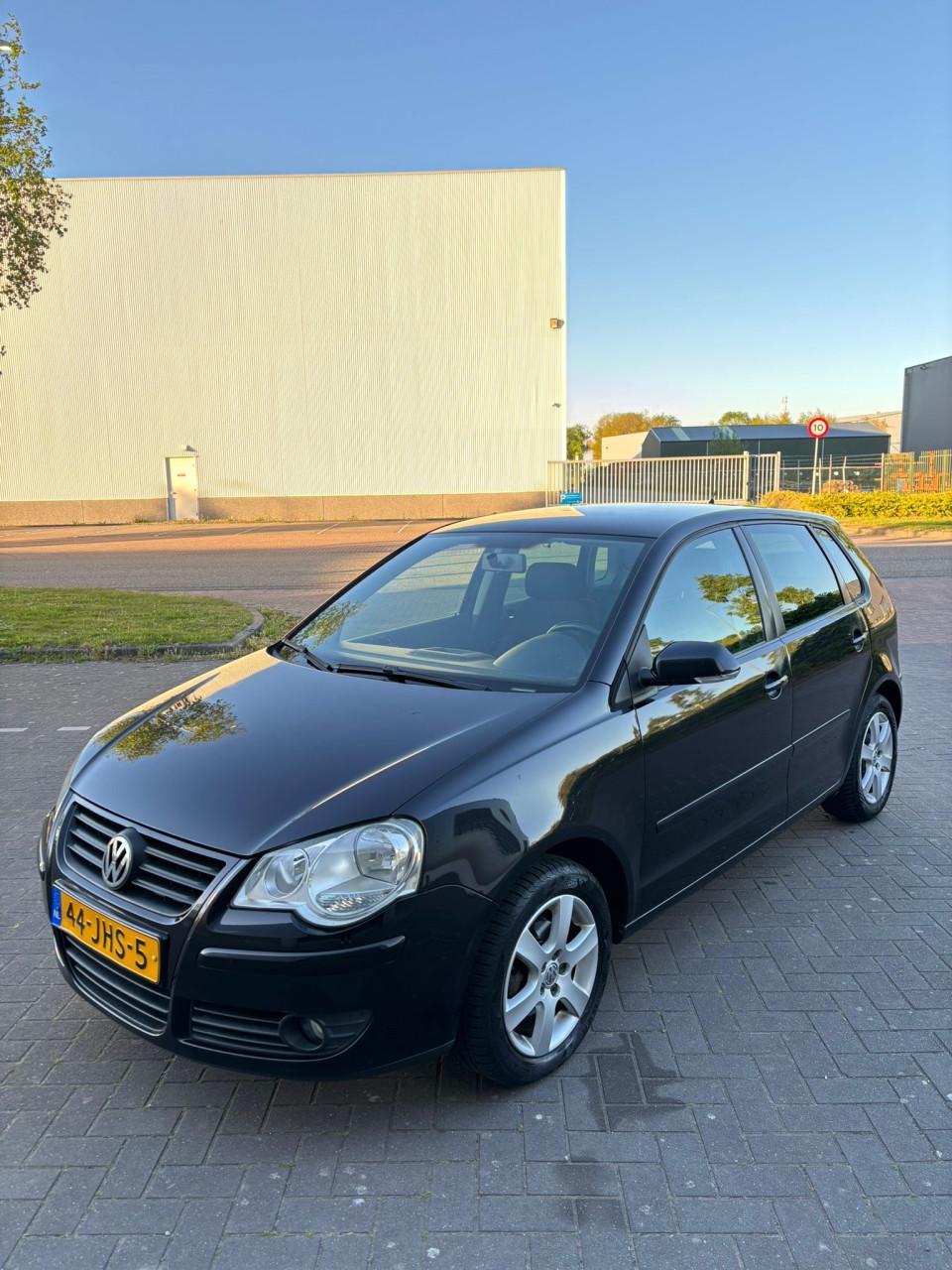 Volkswagen Polo 1.4 16V 59KW 2009 Zwart | NAP | NIEUWE APK!