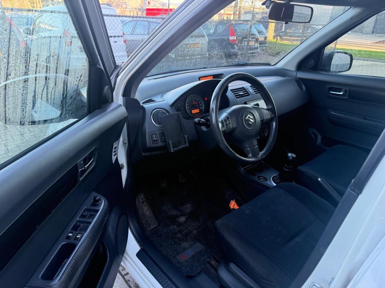 Suzuki Swift 1.3Shogun Airco/camera/ jaar apk