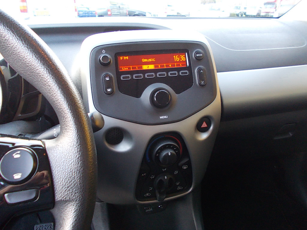 Peugeot 108 1.0 vti 5-drs, airco bleutooth (btw verr.b.)