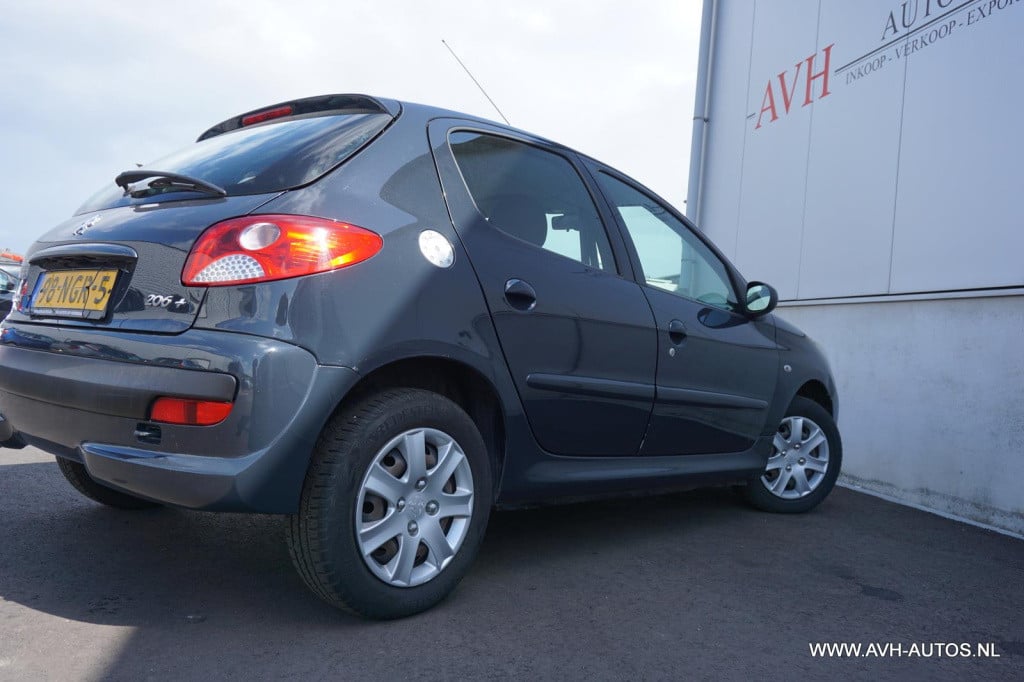 Peugeot 206 + 1.4 xs