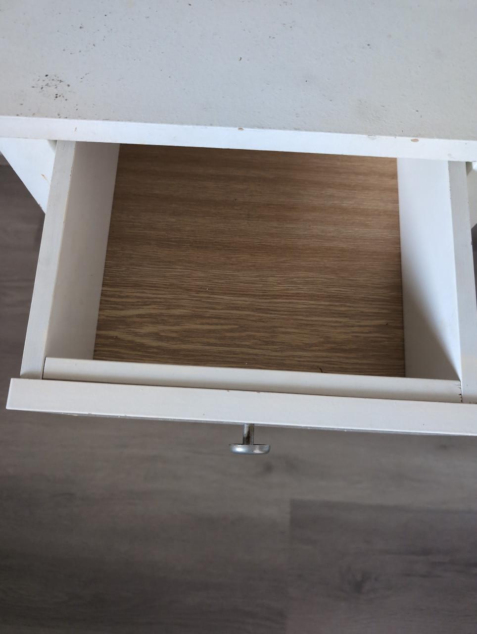 Nachtkastje wit hoog model gratis ophalen Goes