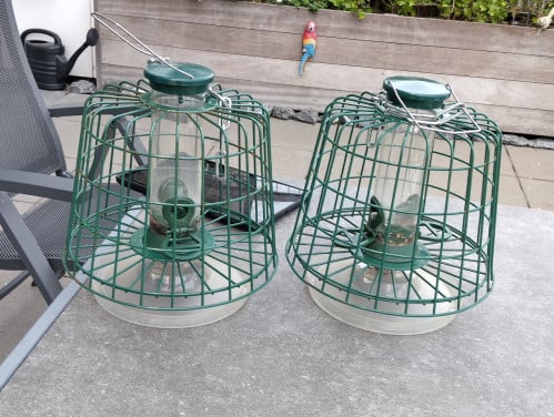 VOERKOOI VOOR VOGELS voor buiten met opvangbak en voer