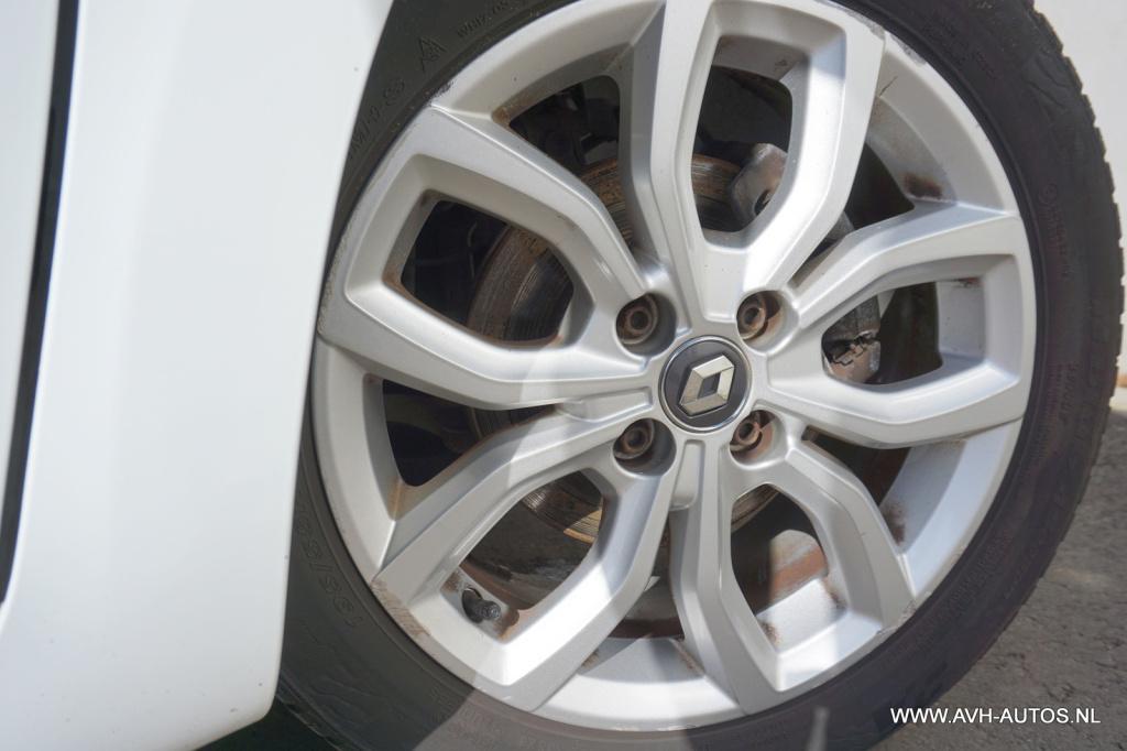 Renault Clio estate 1.2 tce limited