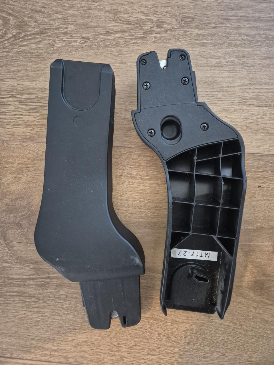 Adapters voor maxi cosi op een Mutsy Evo