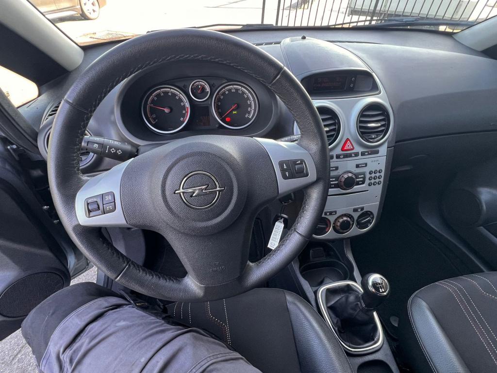 Opel Corsa 1.2-16v anniversary edition