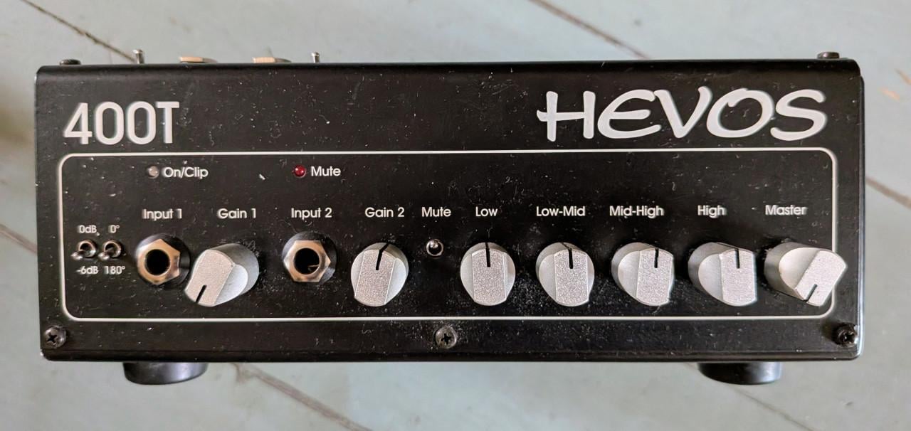 Hevos 400T bass amplifier