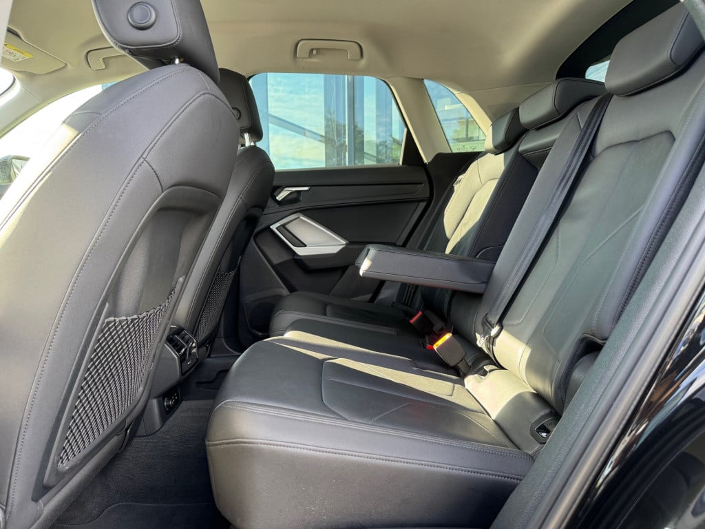 Audi Q3 35 tfsi * camera * matrix led * leer * keyless * trekhaak