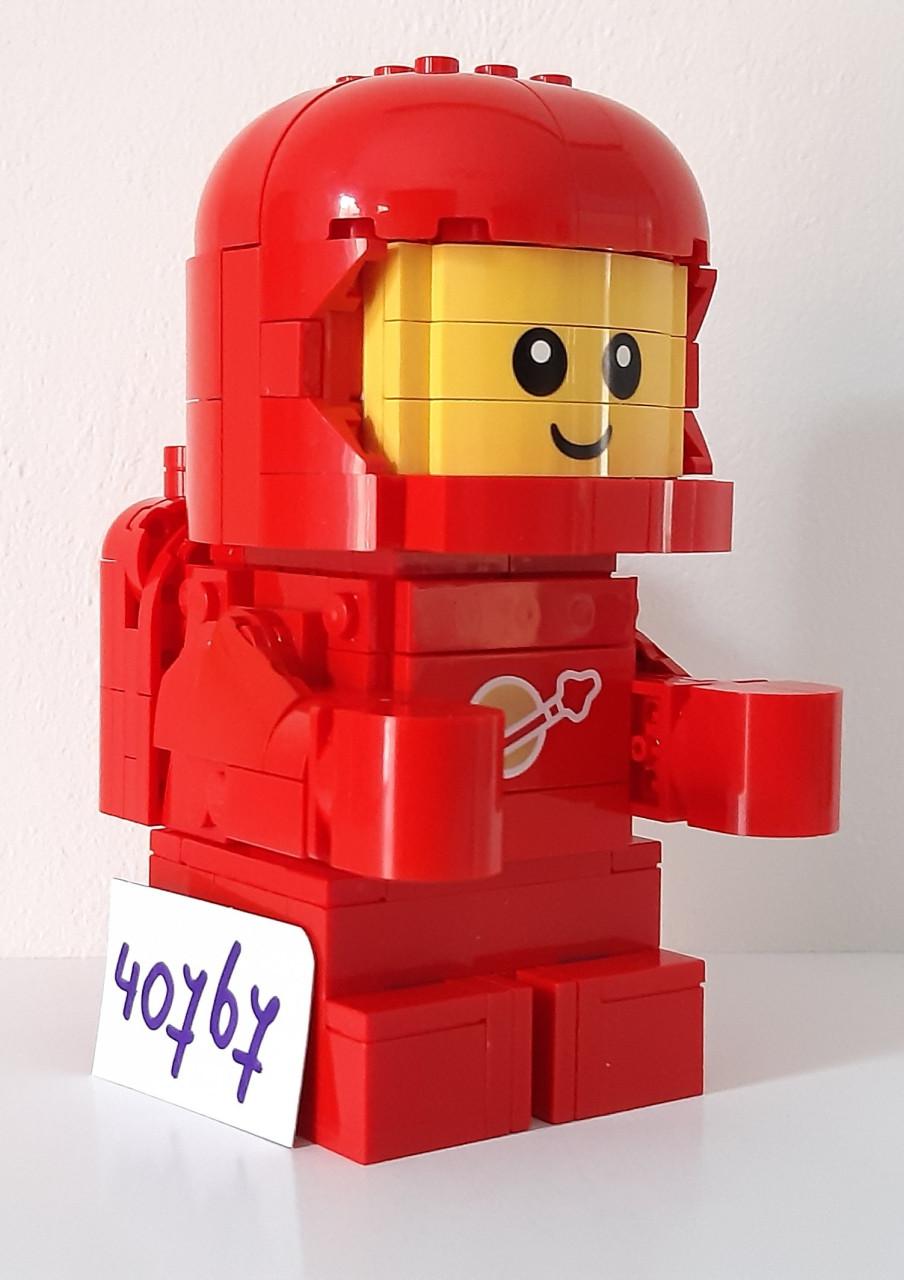 LEGO Space 40767: babyastronaut, Up-Scaled Baby Astronaut, limited edtiion