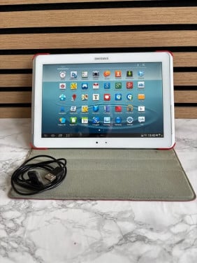 Samsung Galaxy Tab 2 10.1 📱 Wit – Inclusief hoes & kabel