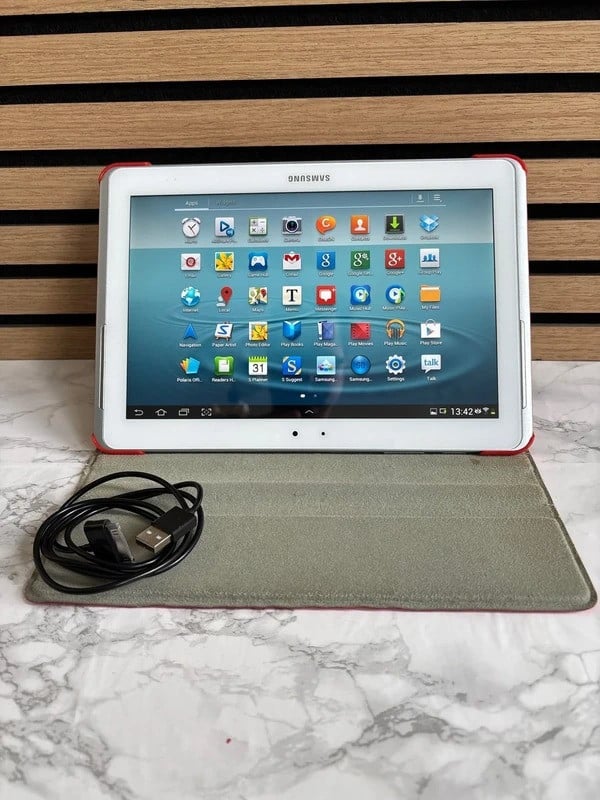 Samsung Galaxy Tab 2 10.1 📱 Wit – Inclusief hoes & kabel