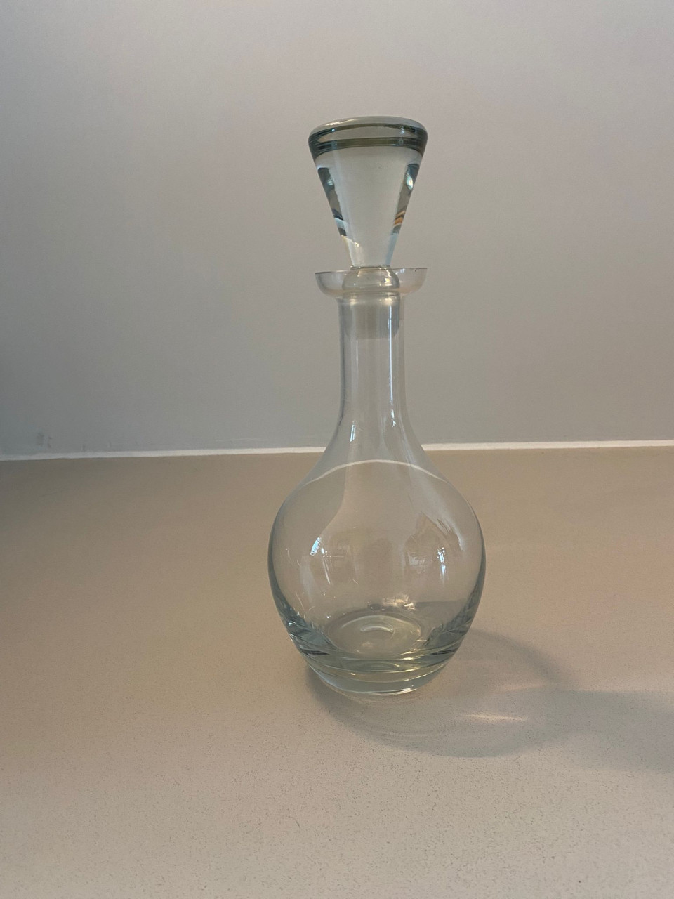 Wijn/decanteer-karaf met zware stolp H 23cm Bieden mag Doorsnee 11 cm
