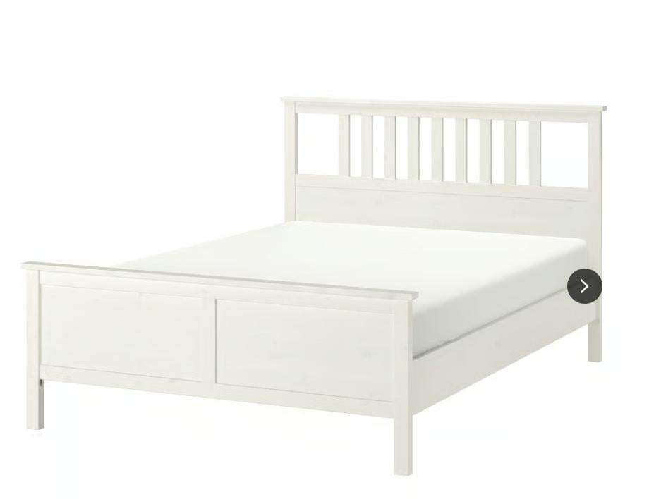 Wit bed met lattenbodems