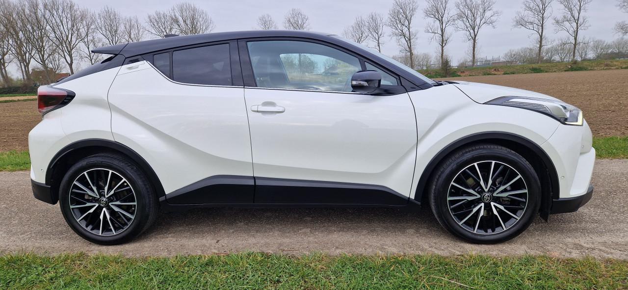 Toyota chr 1.8 hybride bi-tone plus,trekhaak,leder,led