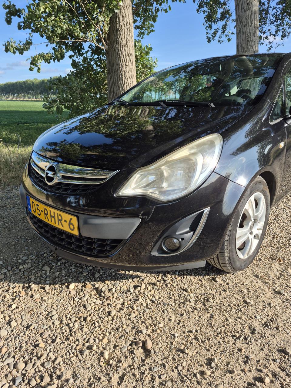 Opel Corsa 1.3 Cdti Ecoflex 70KW 5D 2011 Zwart
