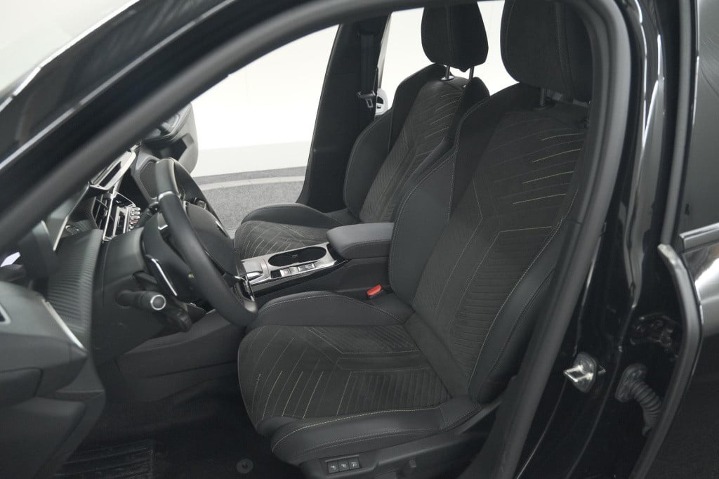 Peugeot 2008 puretech 130 eat8 gt | 360 camera | adaptieve cruise control |
