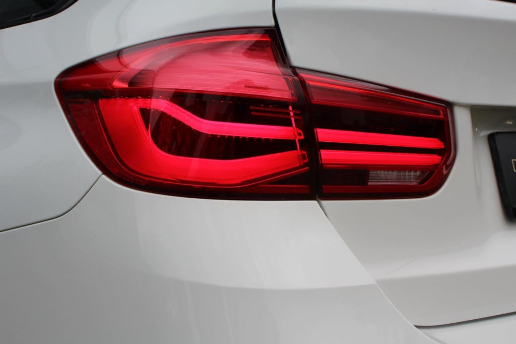 BMW 3-serie touring 318i m sport edition aut. - navi groot - adap led - pdc