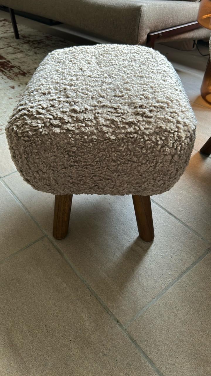 Fauteuil met bijpassend voetenbankje. als nieuw 175,00.