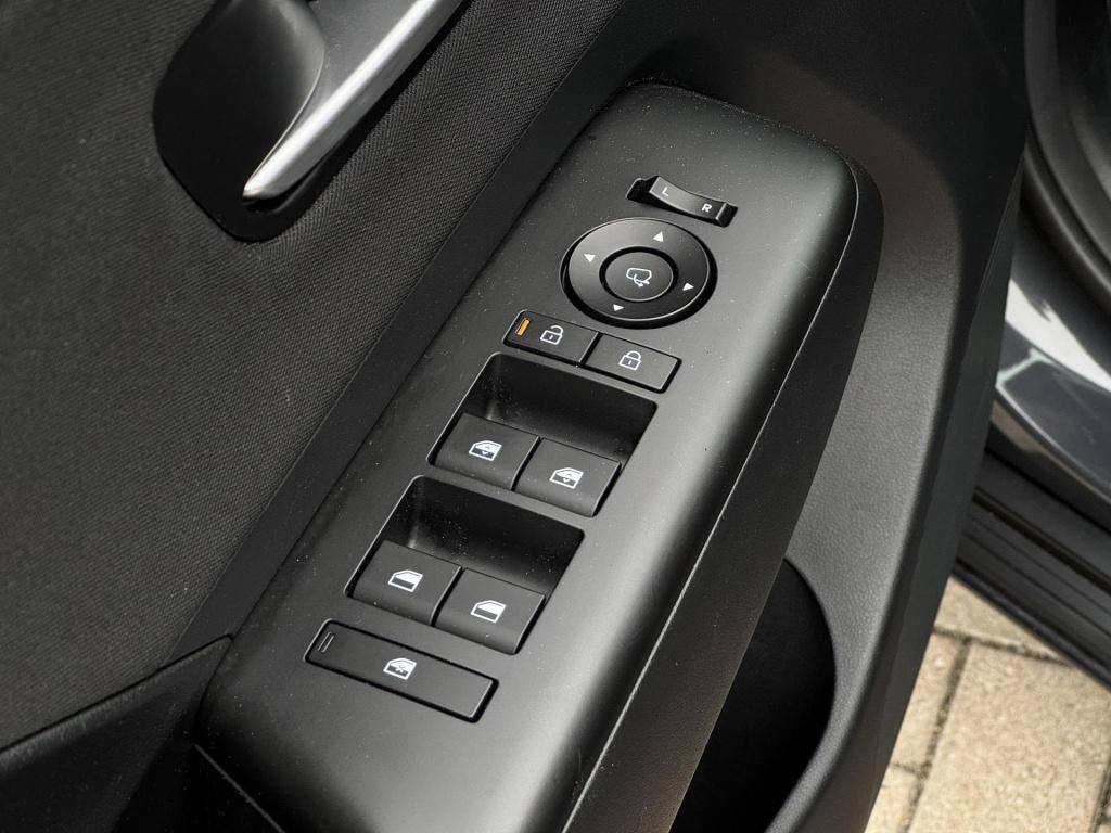 Hyundai Kona 1.6 gdi hev comfort smart | elek. achterklep | stuur- + stoelv