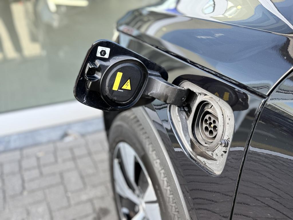 Volvo XC40 t4 211pk recharge plus dark| panodak| camera| h&k sound| elek.