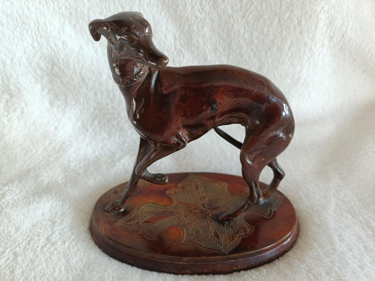 Bronze hazewind beeldje