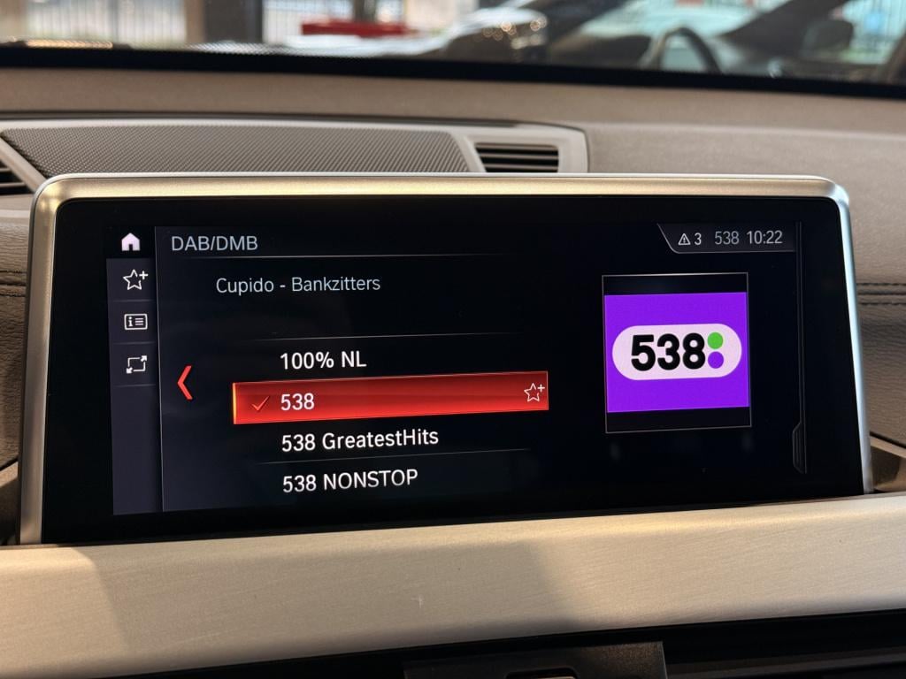 BMW X1 xdrive25e high executive m-sport | led | afn trekhaak | stoelverwarm