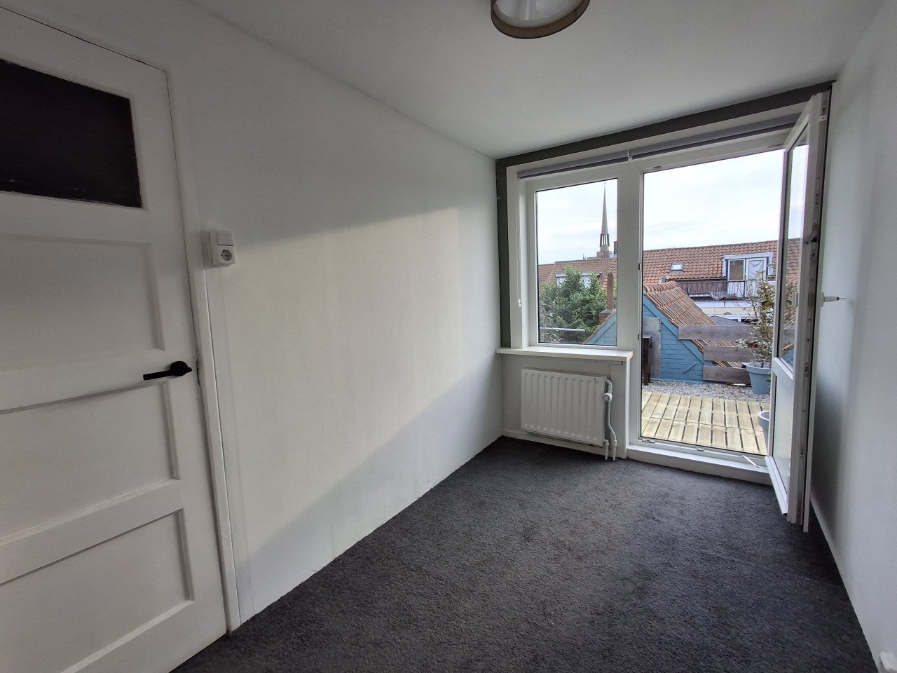 Grote woning te koop vlakbij haven en strand!