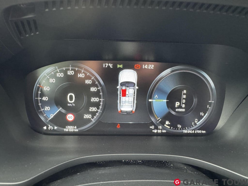 Volvo XC60 2.0 t8 twin engine awd inscription pano hud trekh